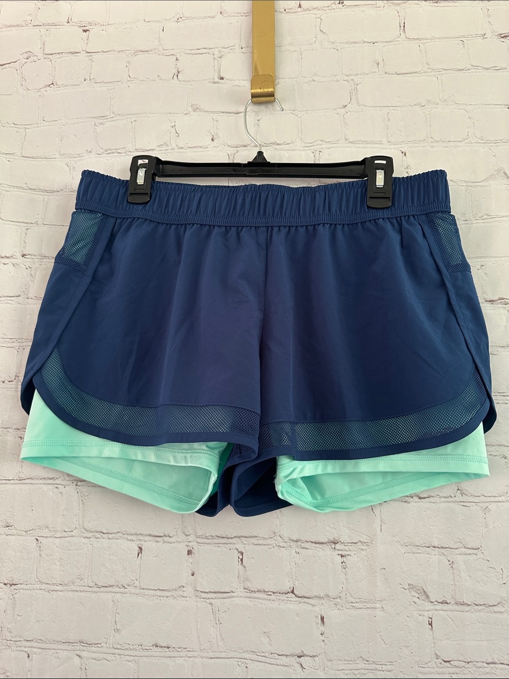 Avia Two-Layer Athletic Shorts in Navy and Mint like new size L